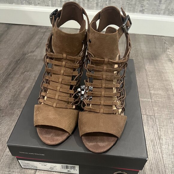 Vince Camuto VV-EVEL Smoke Taupe Silk Goat Size 8.5 - Picture 2 of 4